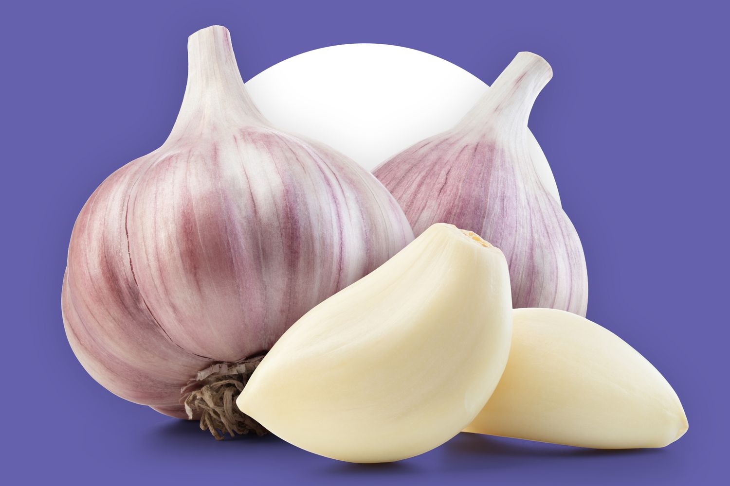 the best way to peel garlic ft blog0825 a778b581a18e4bb9a4e701f93e9523f1